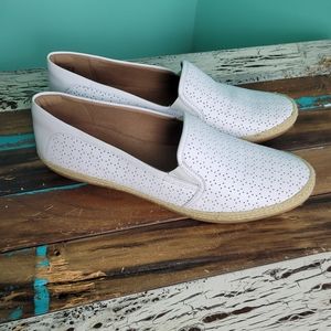 🌻SALE🌻 Clarks whit perforated leather espadrille slip on shoes size 10M